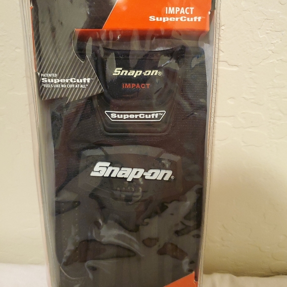 Snap on tools mechanic supercuff gloves. - Picture 8 of 8